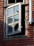 Detail verfloos raam, deels zonder glas.
<br/>
Gert-Jan Lobbes, 2022