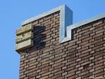 Met een zinken rand.
<br/>
Gert-Jan Lobbes, augustus 2022