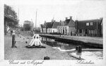 Historische ansichtkaart, de voorganger van het huidige pand staat er nog.
<br/>
Fotoarchief Oud Meppel, voor 1929