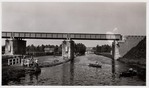 De noordzijde van het viaduct aan de Boerenwetering. De beelden zijn nog niet aangebracht.
<br/>
Stadsarchief Amsterdam, juni 1930