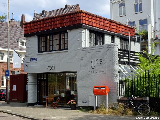 Een nieuwe huurder en een nieuwe kleurstelling.
              <br/>
              Gert-Jan Lobbes, 2024
