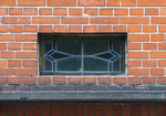 Klein glas-in-loodraampje boven de voordeur.
<br/>
Marcel Westhoff, 2026