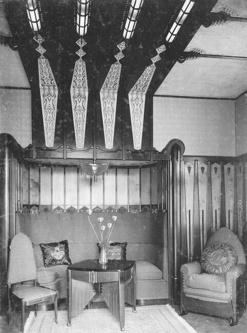 De staande foto.
<br/>
Nalatenschap Chris Bartels, omstreeks 1920