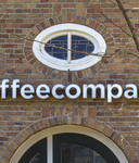 Ovaal raampje aan de Rijnstraat.
<br/>
Marcel Westhoff, 2021