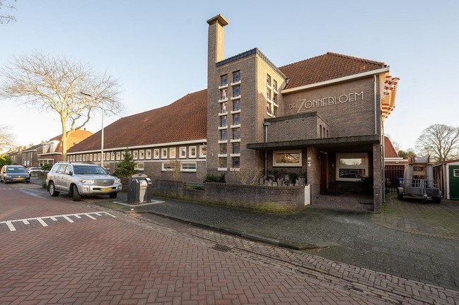Parel in Alphen aan den Rijn.
<br/>
Holland West Makelaardij, 2026