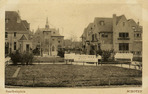 Raadhuisplein (met in de verte het v.m. Raadhuis van Schoten).
              <br/>
              Noord-Hollands Archief, jaren 20