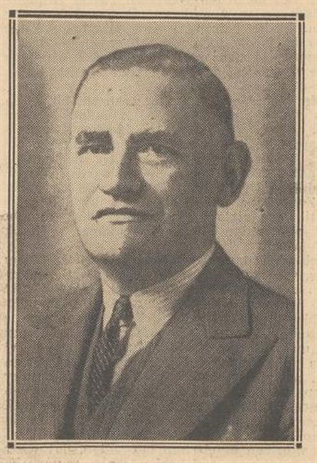 Portretfoto.
              <br/>
              Rotterdamsch Nieuwsblad, 9 juli 1935