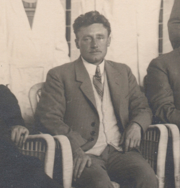(Uitsnede) Eelkema bij de opening van het Helper Zwembad.
<br/>
P.B. Kramer / Beeldbank Groningen, 5 mei 1925