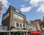 De twee ontwerpen van Dullaart gebroederlijk naast elkaar.
<br/>
Marcel Westhoff, juni 2022