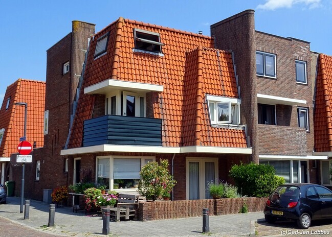 Hoekpand Lehmkuhlstraat.
              <br/>
              Gert-Jan Lobbes, 2023